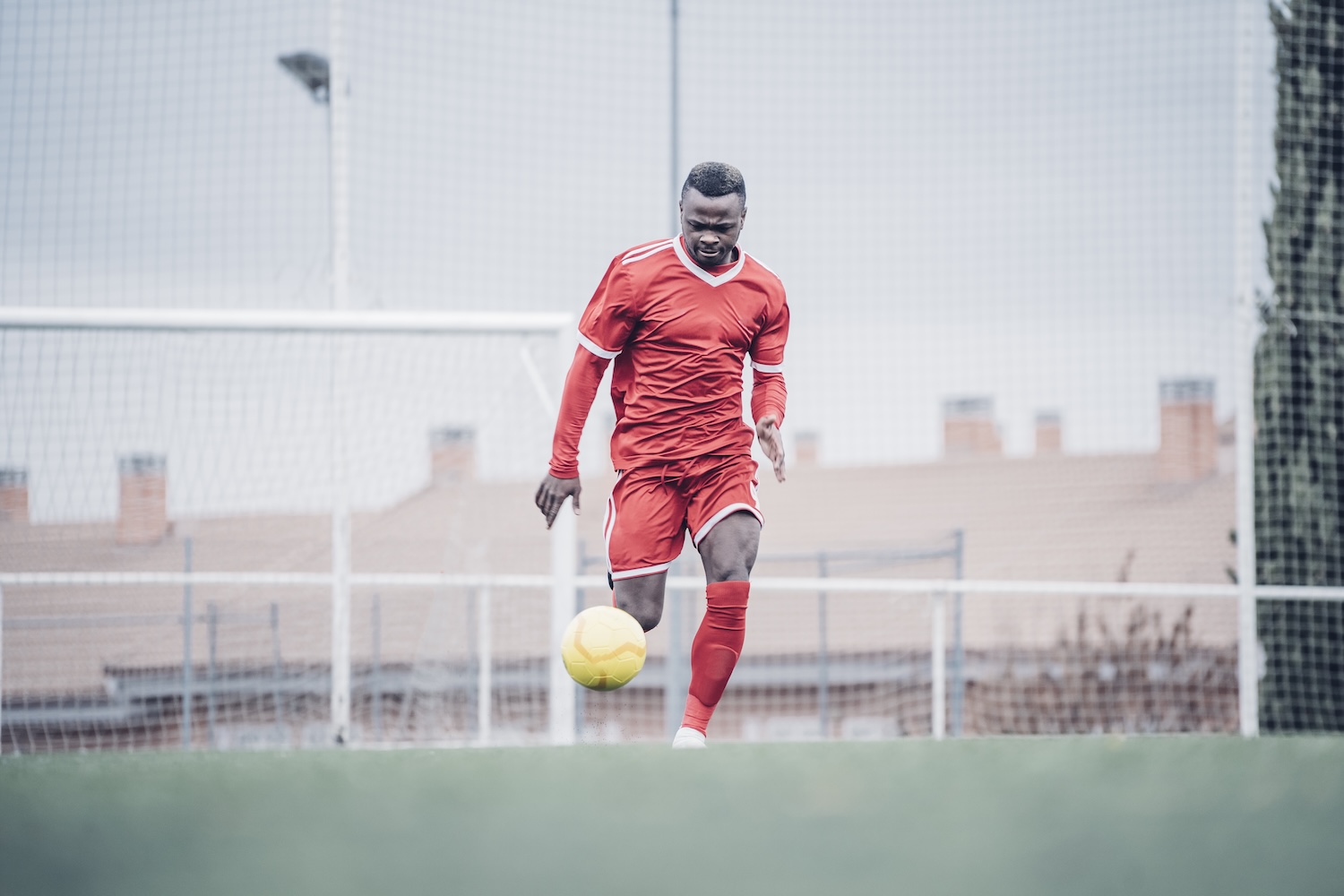 Why Route Patience Separates Elite Soccer Forwards